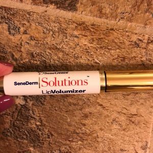 Lipsense volumizer